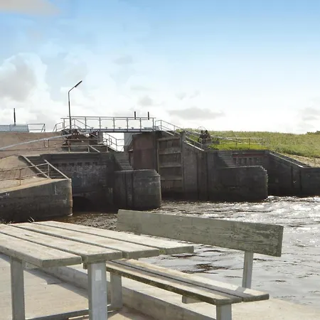 Lovely In With Wifi Daire Højer