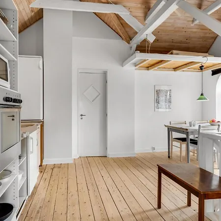 Апартаменты Lovely In With Wifi Hojer